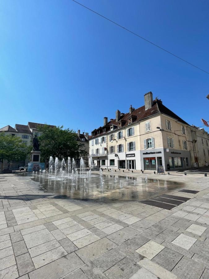 Appartement Calme Au Coeur De La Ville Lons-le-Saunier Eksteriør billede