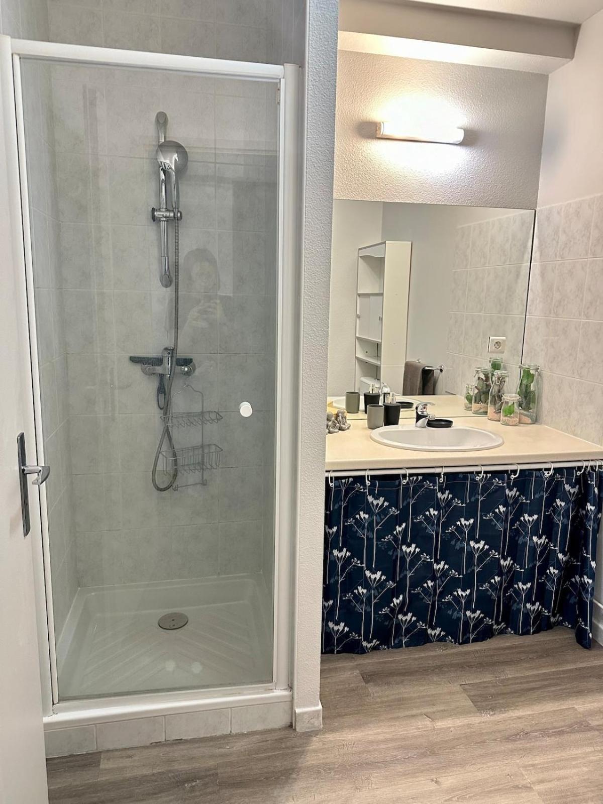 Appartement Calme Au Coeur De La Ville Lons-le-Saunier Eksteriør billede